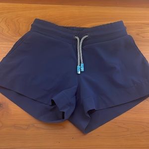 EUC Size 6 girls navy Athleta shorts